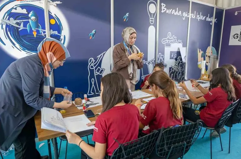 TÜRGEV, TEKNOFEST 2025’te gençlerin hayallerini gökyüzüyle buluşturuyor
