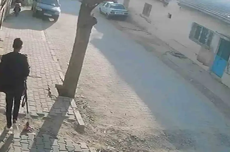 Turgutlu’da okul önünde silahlı saldırı: 10 öğrenci yaralandı
