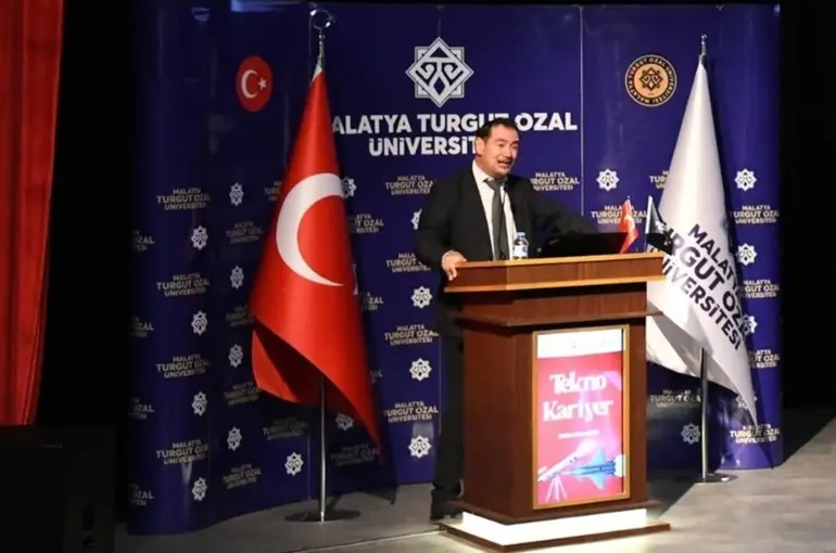 Türkiye’nin ilk uzay mühendisi MTÜ’de öğrencilerle buluştu
