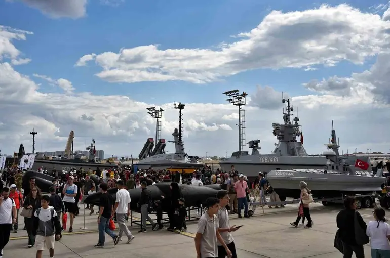 Türkiye’nin insansız deniz araçları Teknofest’te
