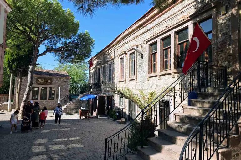 Türkiye’nin tek tescilli sürdürülebilir destinasyonu Erzurum’daki ejder 3200’ün uluslararası denetim süreci, "yeşil destinasyon" hedefiyle ilerleyen Ayvalık ve Küçükköy için örnek oluşturuyor
