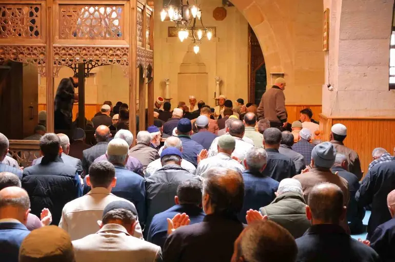 Ulu Cami’de Kur’an ziyafeti
