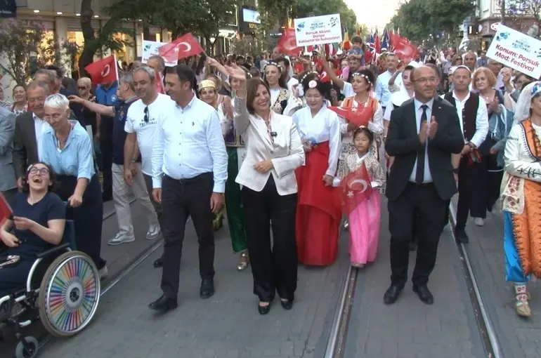"Uluslararası Eskişehir Porsuk Festivali" coşkuyla başladı

