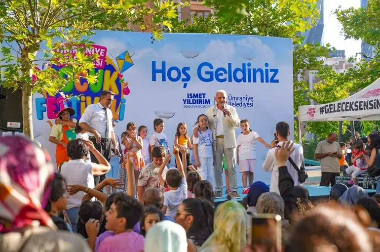 Ümraniye’de yaz boyu düzenlenen Çocuk Festivali 44 bin 500 kişiyi bir araya getirdi

