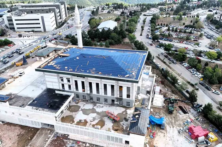 "Umuttepe Camii ve Otopark Projesi" gün sayıyor: Yüzde 90’ı tamamlandı
