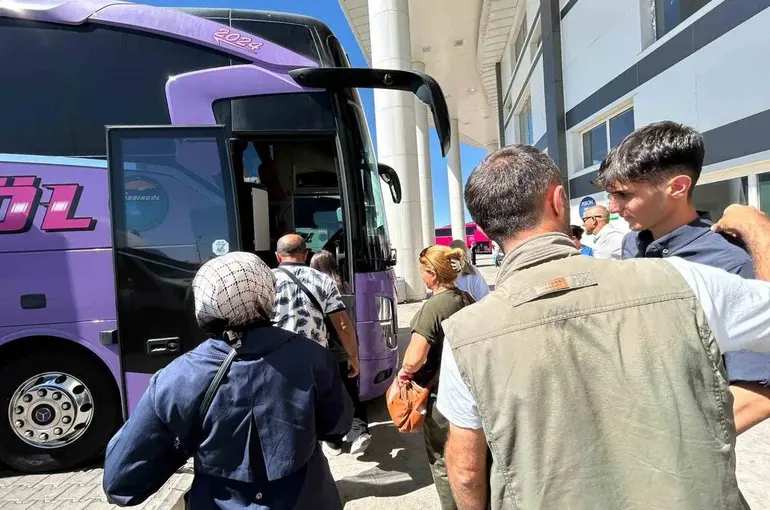 Üniversite sezonu açıldı, otogarlarda yoğunluk başladı
