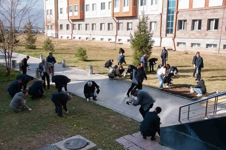 Üniversite yönetiminden çevre duyarlılığı mesajı
