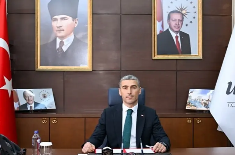 Uşak’ın yeni Valisi Serdar Kartal oldu
