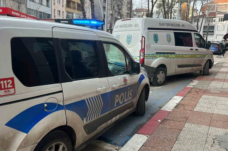 Uşak’ta bıçaklanan şahıs ağır yaralandı
