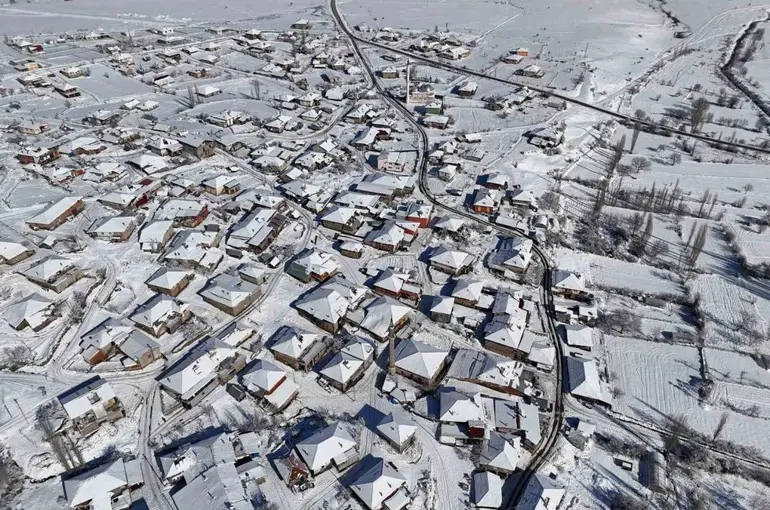 Uşak’ta kartpostallık kar manzaraları
