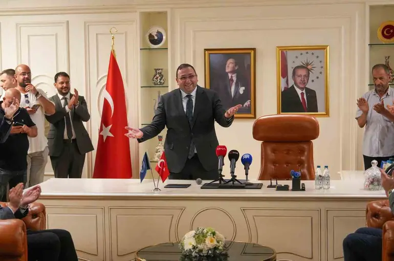 Üsküdar Belediye Başkanvekili Dündar Ziya Gültekin görevine başladı
