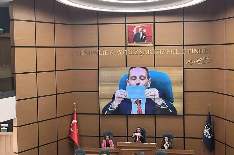 Üsküdar Belediyesi Başkanvekili seçiminde ilk tur tamamlandı
