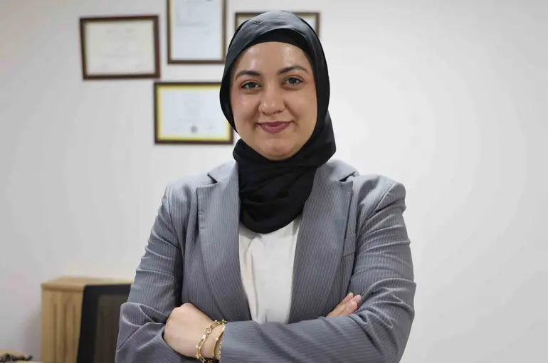 Uzman Psikolog Yıldız, " Ebeveynlerin en sık yaptığı hatalardan biri, çocuk kaygılandığında hemen onu rahatlatmaya çalışmaktır"

