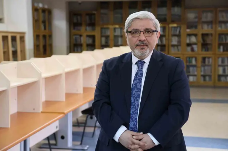 Uzmanı uyardı:  "Kişisel veriler, mahrem bilgiler yapay zekayla paylaşılmamalı"
