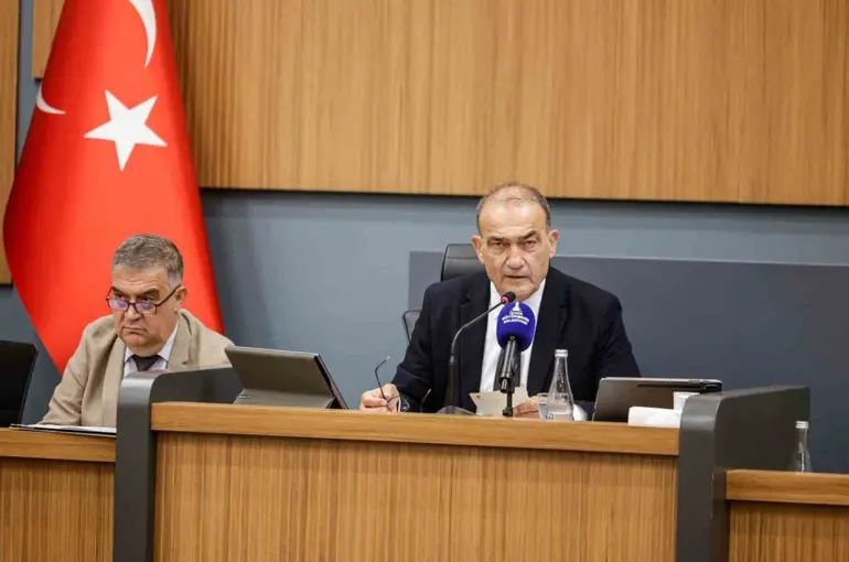 Uzundere iddialarına karşı hukuki açıklama: "Belediyemizin kaybettiği kira davası yok"
