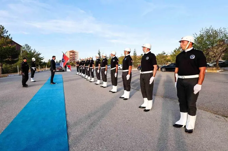 Vali Akmeşe, 807 polis adayıyla  derste buluştu
