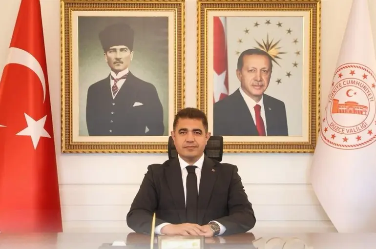 Vali Aslan, "Milletimiz hürriyet ve istiklalini canı pahasına korumuştur"
