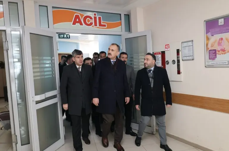 Vali Bozkurt’tan Diyadin Devlet Hastanesine Ziyaret
