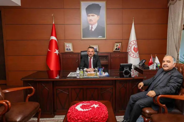 Vali Hacıbektaşoğlu, İl Müftüsü Demir’i kabul etti
