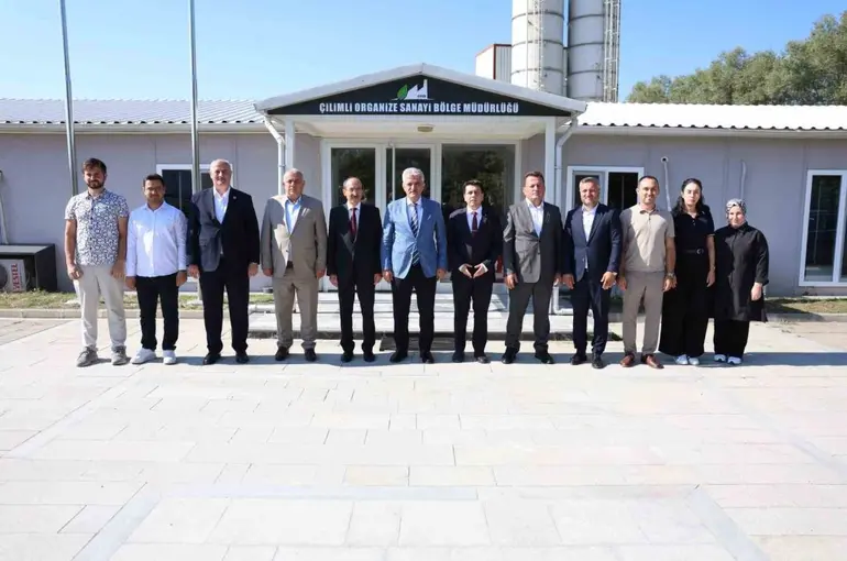 Vali Makas Çilimli OSB’de incelemelerde bulundu
