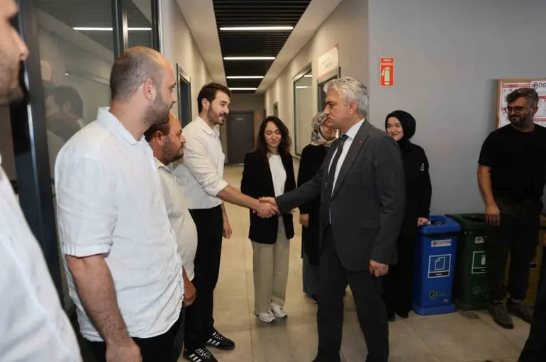 Vali Makas, Gümüşova OSB’den bilgiler aldı
