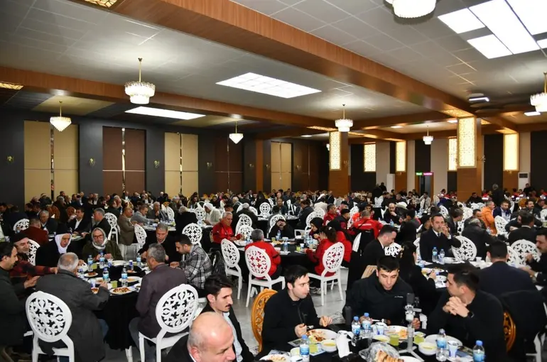 Vali Şıldak iftarda Sivereklilerle buluştu
