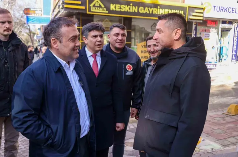 Vali Sözer, Söğüt’te esnaf ve vatandaşlar ile bir araya geldi
