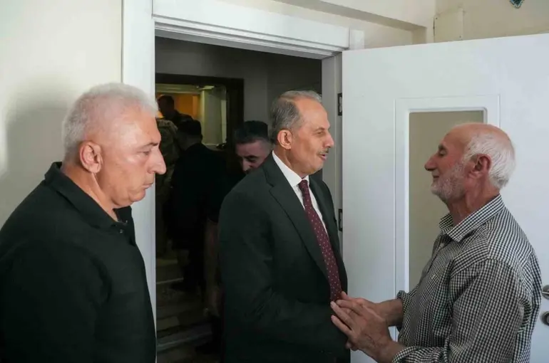Vali Taşyapan’dan Yüksel Işık’ın kayınpederine taziye ziyareti
