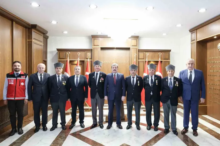 Vali Tavlı: "Türk milleti, mazisi şan ve şerefle dolu ‘gazi’ bir millettir"
