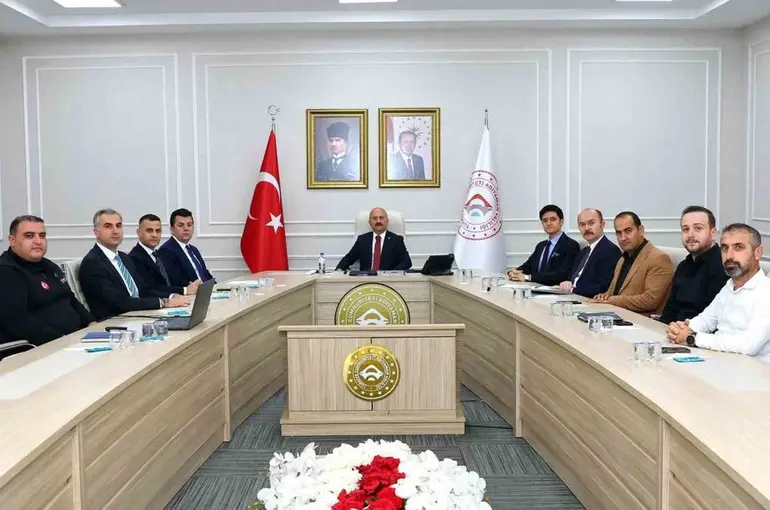 Vali yardımcıları değerlendirme toplantısı yapıldı
