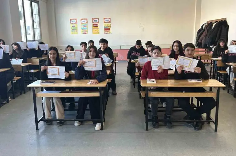 Van’da 275 bin 363 öğrenci karne heyecanı yaşadı
