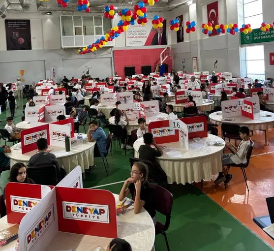 Van’da 453 öğrenci DENEYAP Teknoloji Atölyeleri için ter döktü
