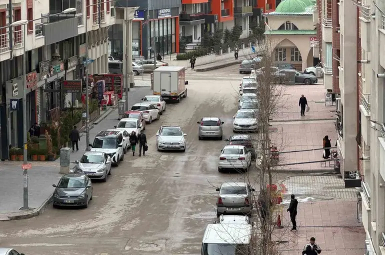 Van’da 5.2 büyüklüğünde deprem
