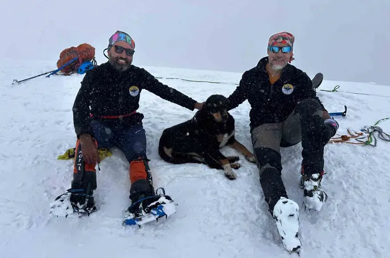 Vanlı dağcılardan iki günde iki dev zirve
