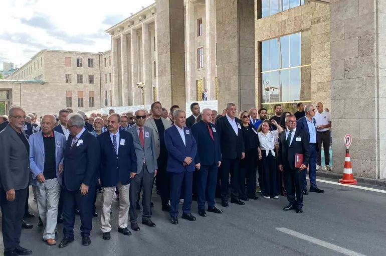 Vefat eden eski milletvekili Sakıcı için TBMM’de tören düzenlendi
