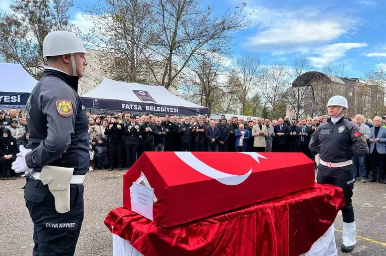 Vefat eden polis memuru törenle uğurlandı
