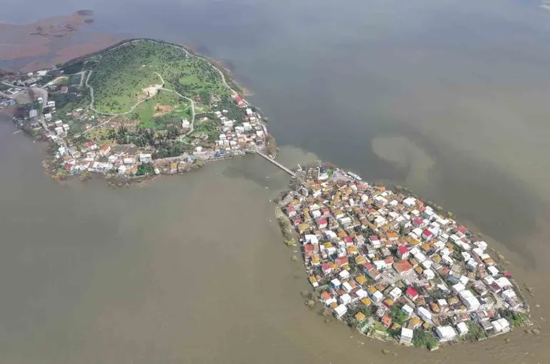 "Velhasıl sudan ibaret Bursa"nın dağı ovası suyla doldu
