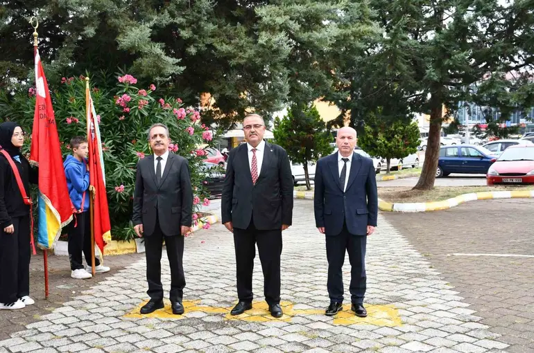 Vezirköprü’de İlköğretim Haftası kutlandı
