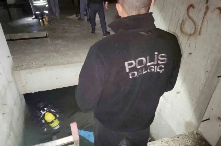 Yağışla su dolan bodrum kata düştü, hayatını kaybetti

