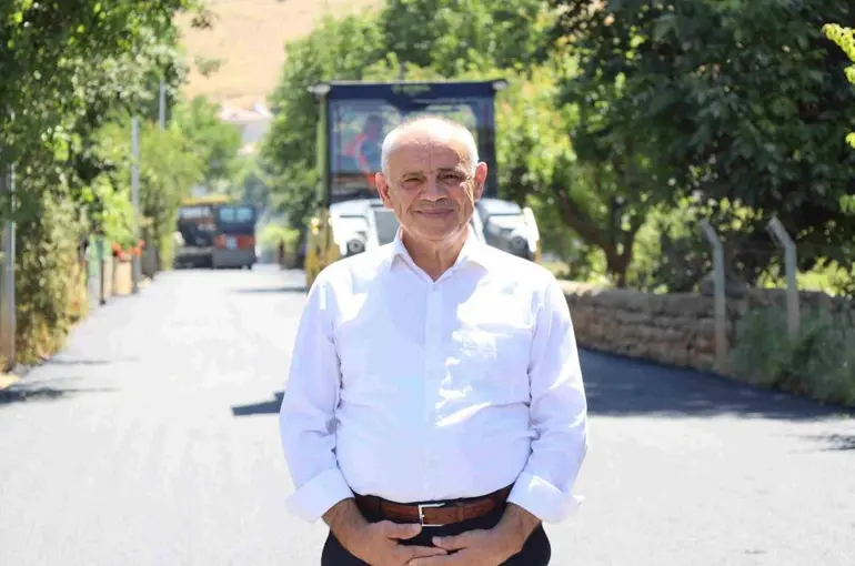 Yahyalı İsmet Mahallesi’nde sıcak asfalt serimi başladı
