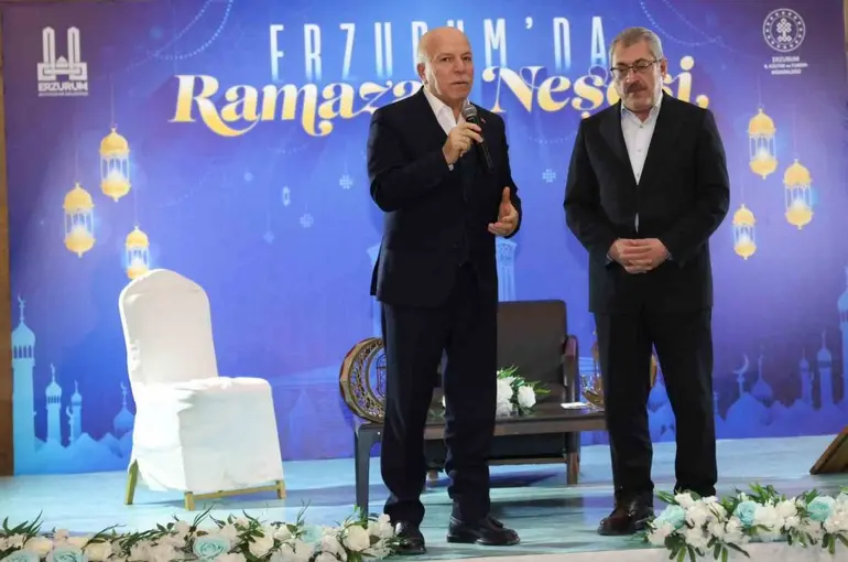 Yakutiye Medresesi’nde manevi buluşma: "Ramazan Neşesi" ilgi odağı
