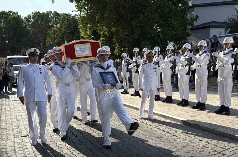 Yargıtay Onursal Daire Başkanı Tokat askeri törenle son yolculuğuna uğurlandı
