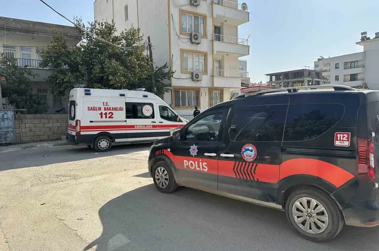 Yaşlı kadın evinde ölü bulundu
