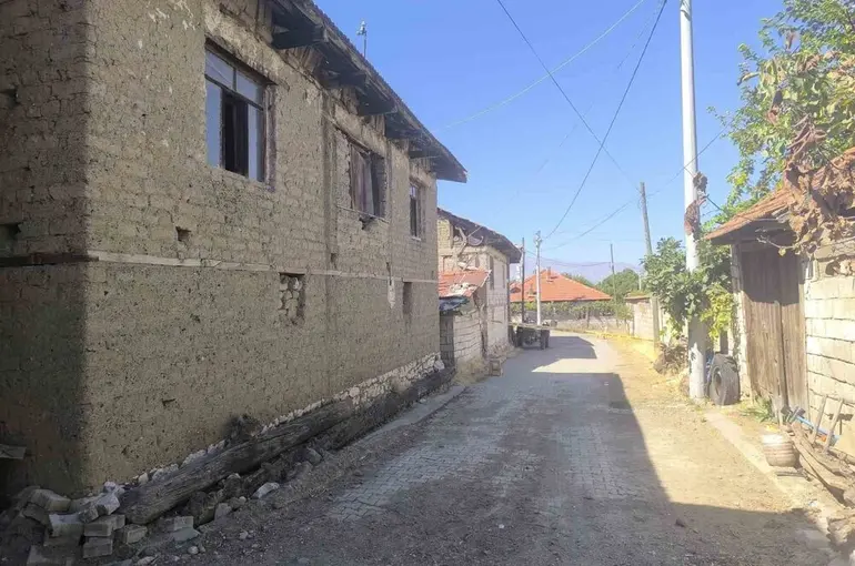 Yaşlı kadının şüpheli ölümünde torunu gözaltına alındı
