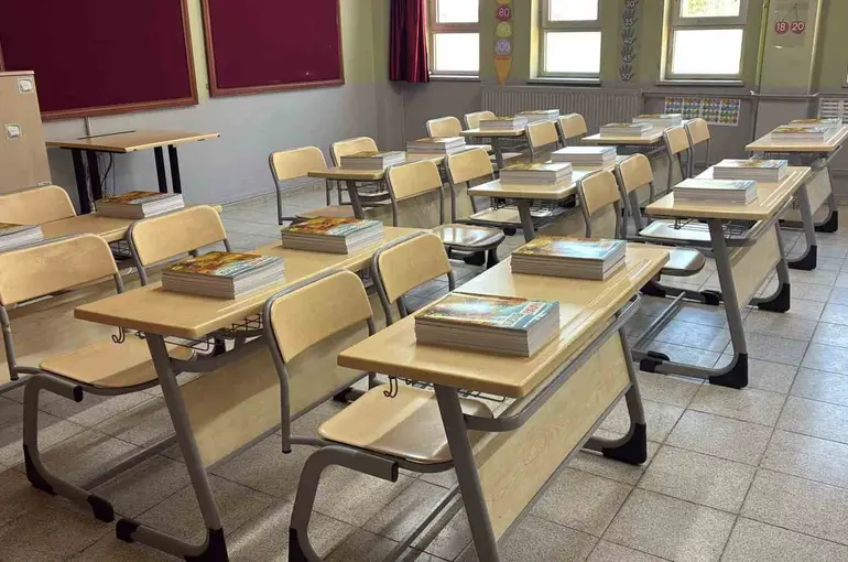 Yatağan’da 120 bin ders kitabı öğrencilerin sıralarında hazır
