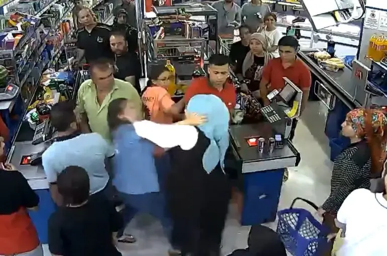 Yeğenlerini döven dayı ve yengeye 10 yıl hapis
