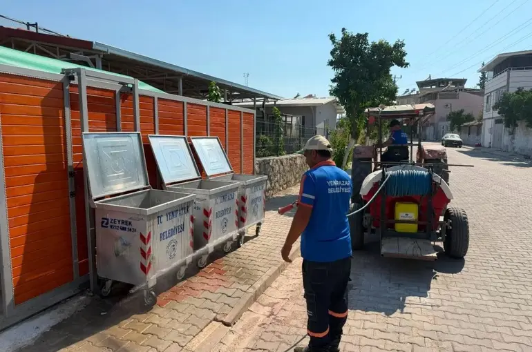 Yenipazar’da haşereye karşı ilaçlama çalışmaları sürüyor
