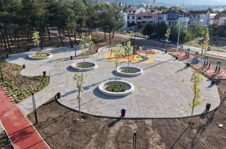 Yenişehir Mahallesi’ndeki 7 bin 670 metrekarelik park yenilendi
