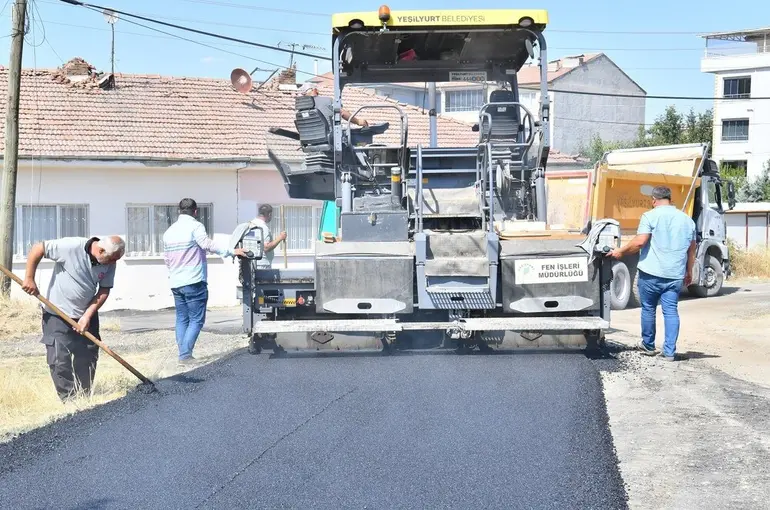 Yeşilyurt, güçlü ulaşım yatırımlarıyla modern kimliğe kavuşuyor
