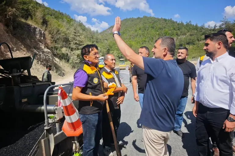 Yığılca’da Yedigöller grup yolu asfaltlanıyor

